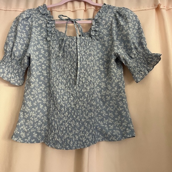 Blue and White Puff Sleeve Ruffled Blouse - Picture 4 of 5